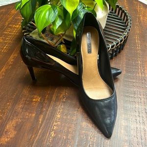 EUC Tahari Black Pump Heels